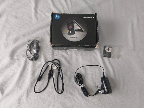 Boxed motorola razr - v3, black