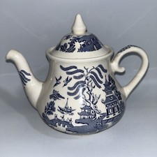 Tea Pot, Vintage Blue & White, Old Willow Pattern Tea Pot