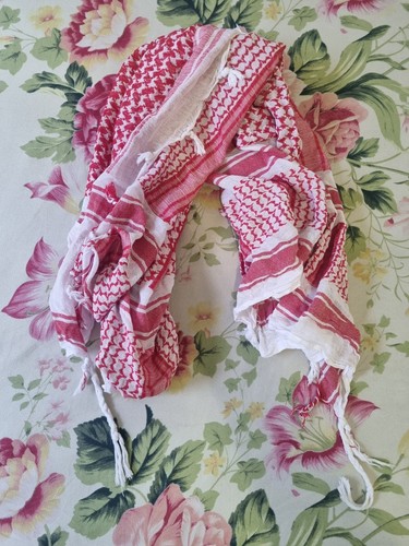 Red white keffiyeh shemagh - red,
