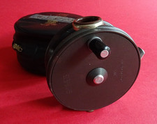 V. GOOD CASED LEFT HAND WIND