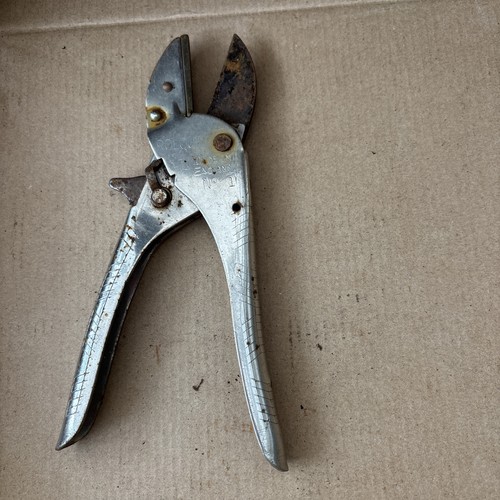 Vintage rolcut pruners - rolcut, no
