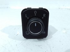 GENUINE 2016 VOLKSWAGEN PASSAT  3G0959565C MIRROR ADJUST POWERFOLD BUTTON 