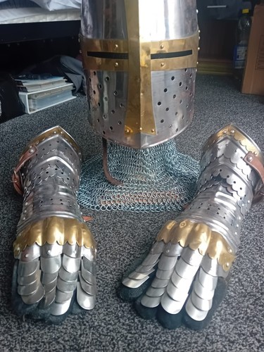 Great helm gauntlets - gauntlets,, chain