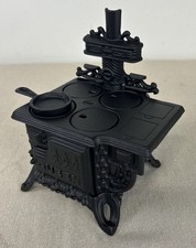 Vintage Miniature Queen Cast