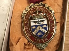 smart looking 1934 masonic benevolent inst solid silver medal jewel steward