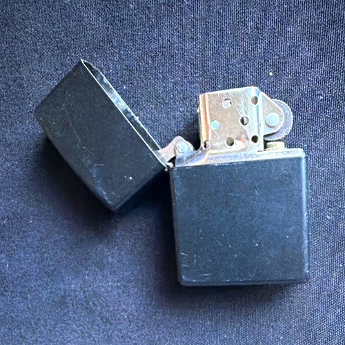 Zippo black metal flip top - zippo,