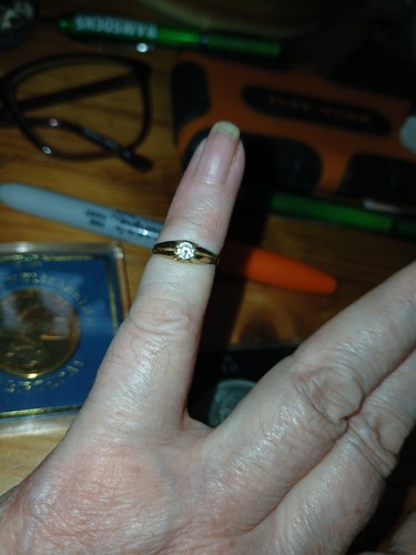 Vintage 9ct gold solitaire - vintage,