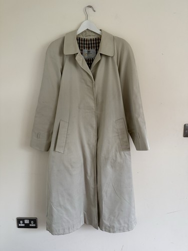Vintage aquascutum beige - vintage,