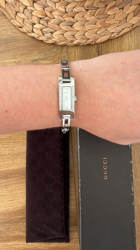 Gucci vintage women watch - gucci,