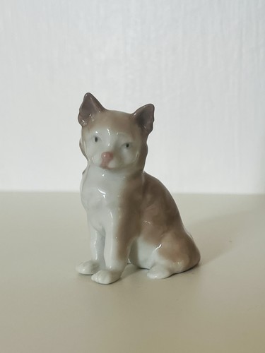 Lladro miniature cat - lladro,