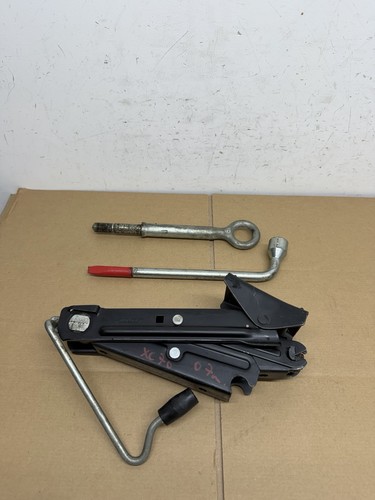 Volvo xc70 lifting jack - volvo,
