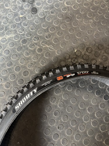 Maxxis shorty tyre - shorty, dh