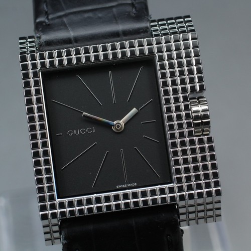Near mint gucci 7100m black - gucci,