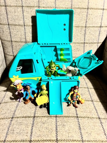 Scooby doo mystery machine - scooby,