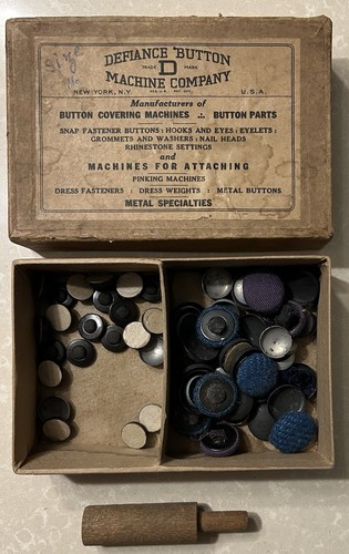 Vtg box defiance button - box, of