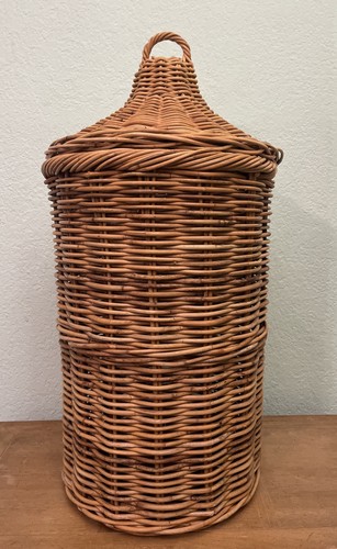Vintage wicker basket with - 29",