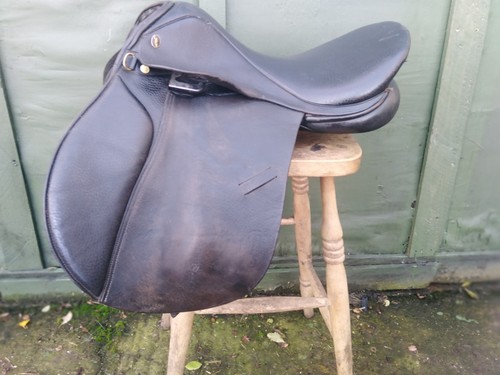 Black gfs saddle - 1/2,