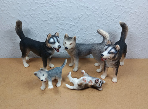 Schleich husky family figures - schleich,