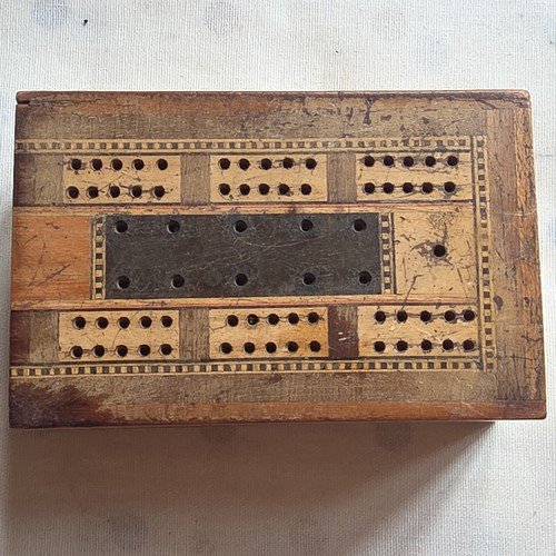 Vintage wooden cribbage board - wooden,
