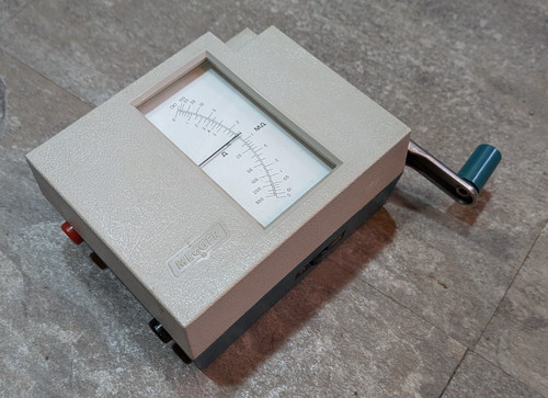 Vintage 500 volt megger - 500,