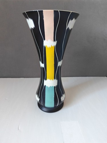 Brentleigh ware vase - vase,