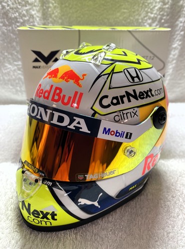 Scale helmet casque - 1/2,