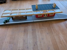 TRIANG HORNBY R2 VILLAGE