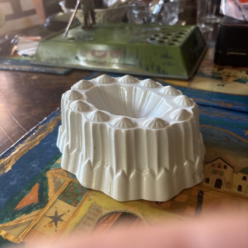 Antique shelley jelly mold - shelley,