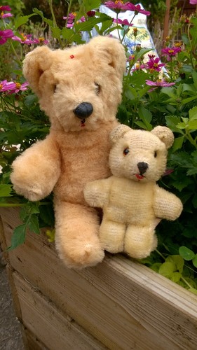 Old vintage small teddy - old,