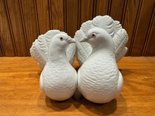 Lladro Couple of Doves Kissing