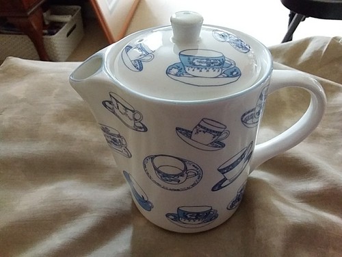 One cup tea coffee pot - one,