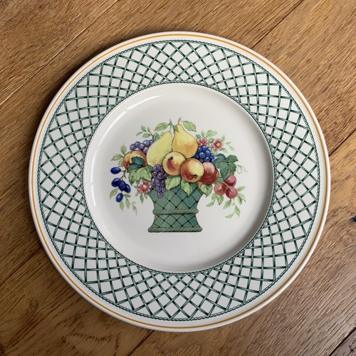 Villeroy and boch dinner plate - and,