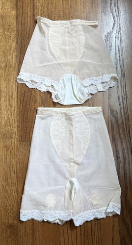 Pair vintage venus - of,