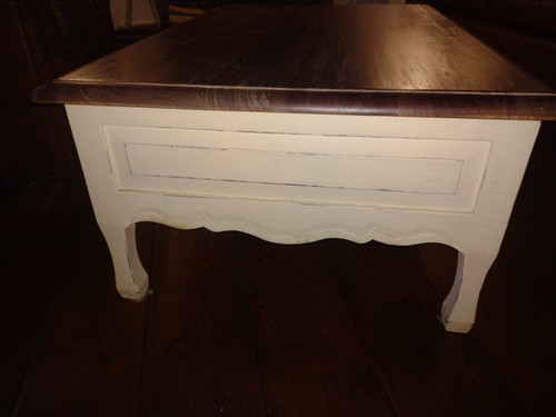 Coffee table with - with, drawers