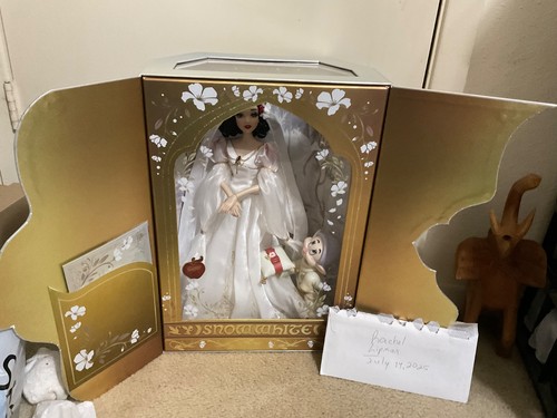 Disney snow white d23 - snow,