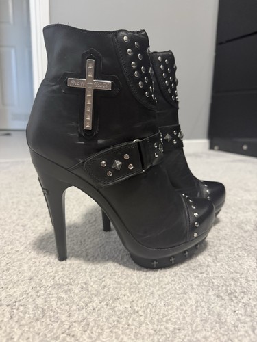 New rocks boots size - new, 5