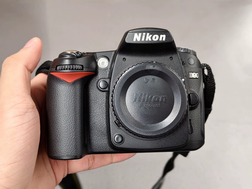 Nikon d90 12mp dslr - nikon,