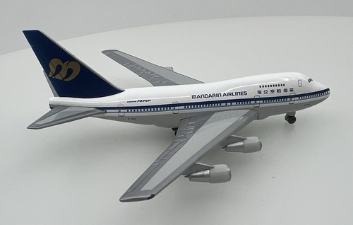 Herpa wings 500 boeing - herpa,