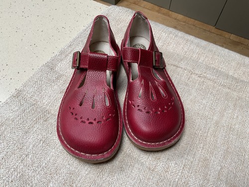 Red dead jade - red, raspberry