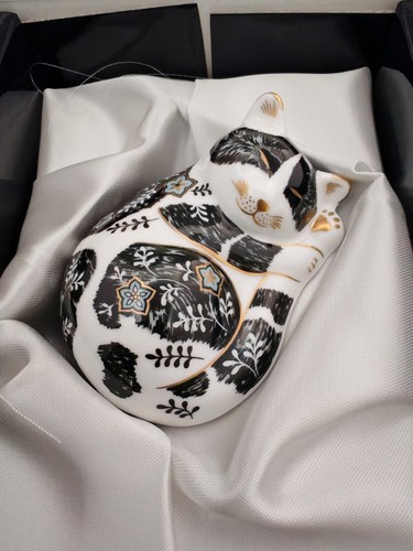 Royal crown derby collectors - royal,