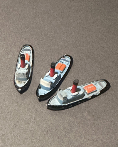 Vintage metal toy - 3, waterline