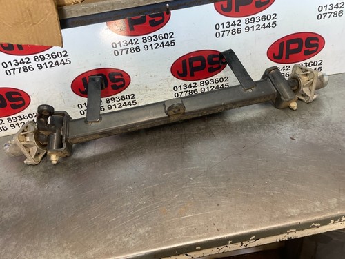 Front cross member hubs - front, x