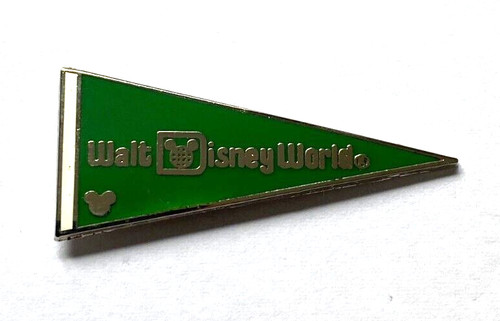Disney pin badge - disney, 2010