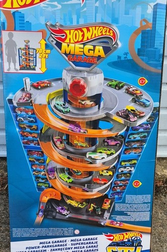 Hot wheels mega - hot, garage