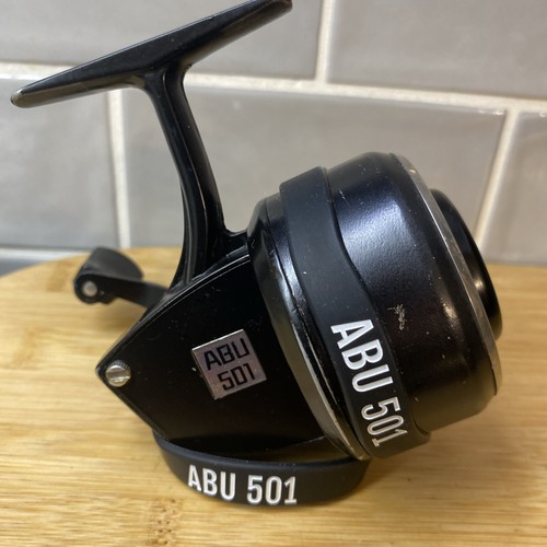 Abu 501 closed face reel - face, set