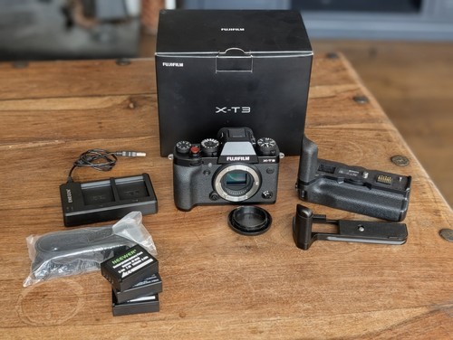 Fujifilm camera with - fujifilm, x-t3