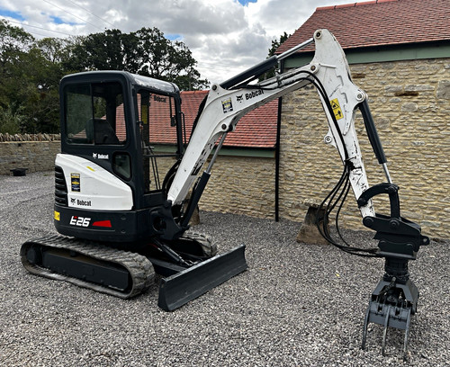 Bobcat e26 2013 mini excavator - 2013,