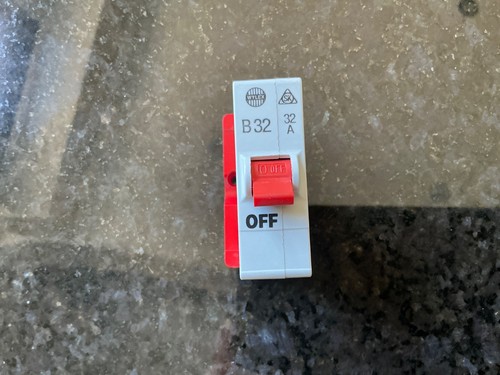 Wylex plug push mcb 32amp - push,