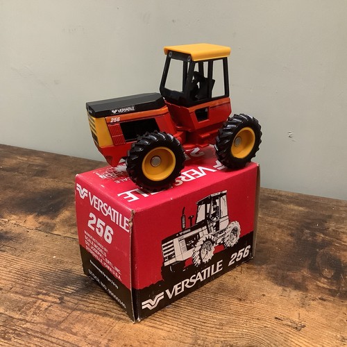 Ertl versatile 256 - versatile, farm