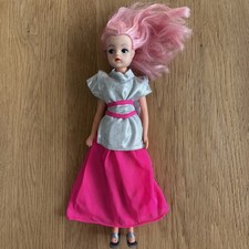 Gorgeous Vintage Sindy pink hair space fantasy doll 033055x